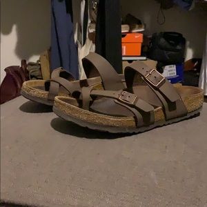 Brown Mayari Birkenstock’s